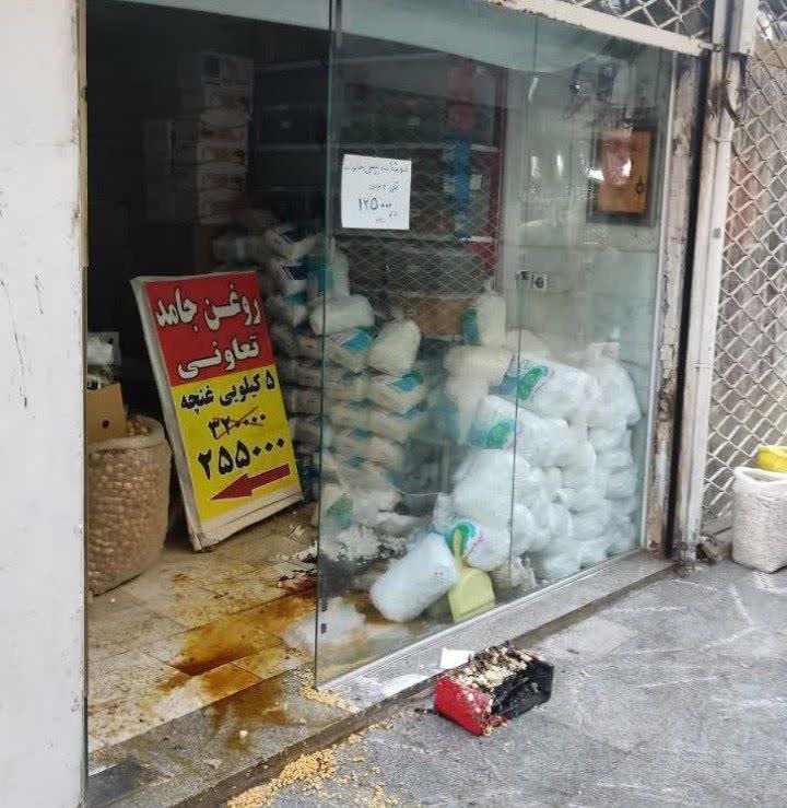 حریق مغازه در خیابان سعدی مهار شد
