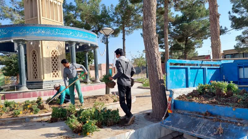 واکاری بسترهای گلکاری شده در میدان حمزه