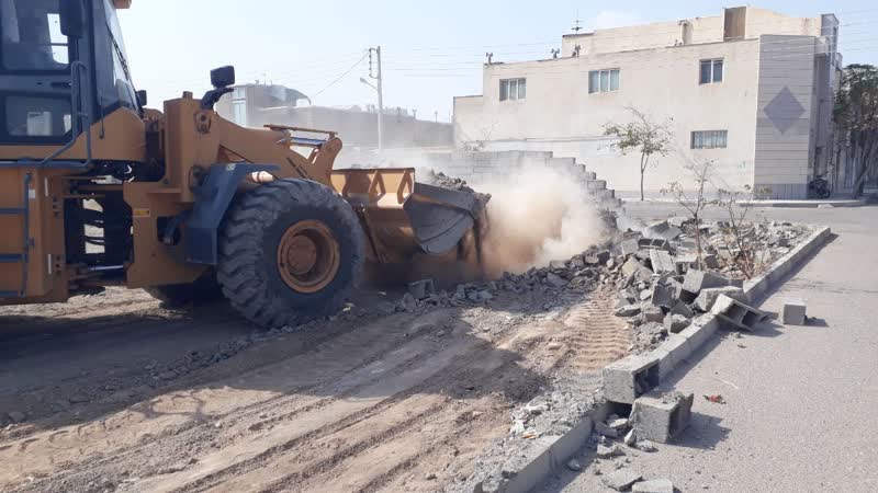 عملیات پاکسازی و تسطیح نخاله های شهر در راستای زیباسازی فضای شهر 