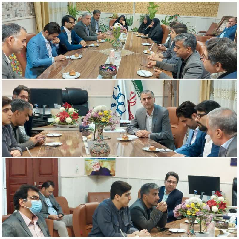 نشست اعضای کانون توسعه اندیشان شهرستان با شهردار گناباد