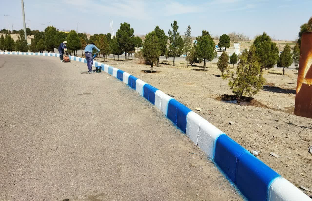  به استقبال از بهار رنگ آمیزی جداول انجام میشود