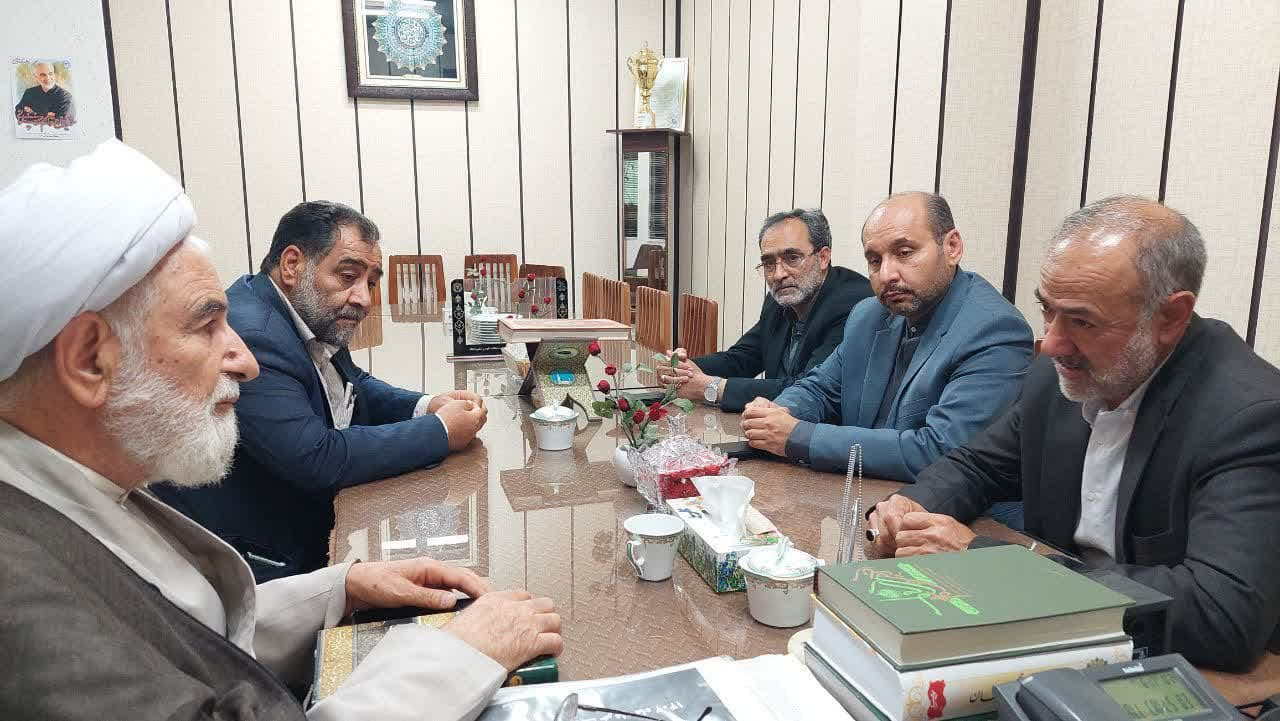 دیدار سرپرست شهرداری و اعضای شورای اسلامی شهر گناباد با امام جمعه معزز شهرستان