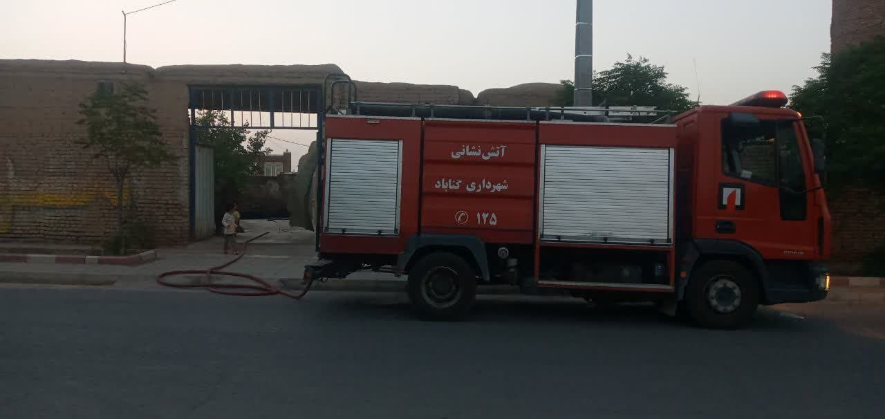 با تلاش آتش نشانان یک آتش سوزی در منزل مسکونی مهار شد