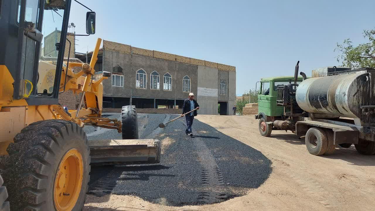  عملیات آسفالت خیابان بهار سیزدهم آغاز شد