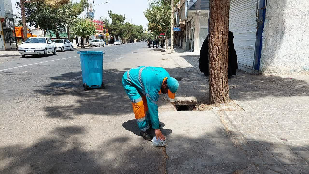 پاکبانان خدوم در مسیر عزاداری روز عاشورا خیابان شهید شوریده