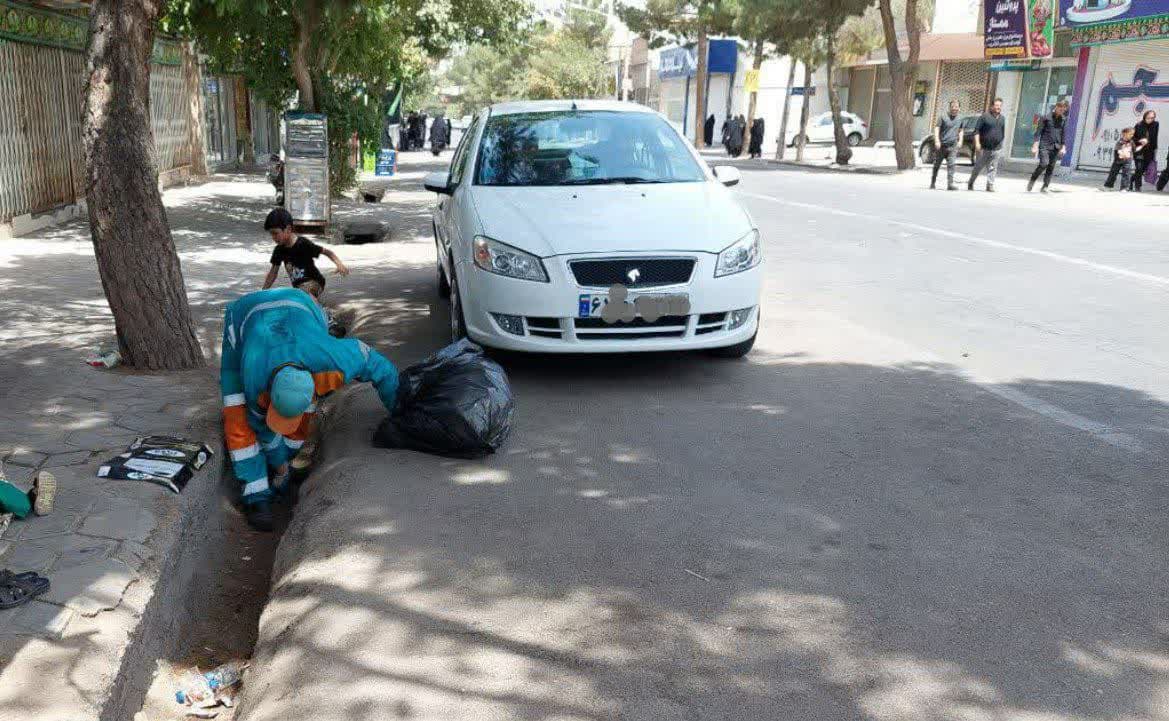 فعالیت شبانه‌روزی پاکبانان شهرداری گناباد در تاسوعا و عاشورا