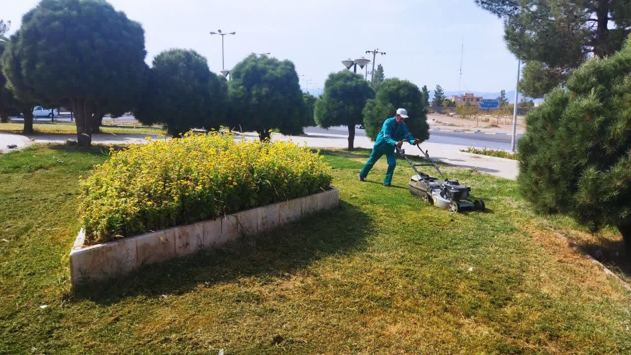 اقدامات فضای سبز شهرداری گناباد برای حفظ و نگهداری فضای سبز 