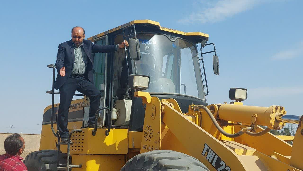 بازدید مهندس حسین زاده شهردار گناباد از آغاز عملیات آماده سازی سایت مسکن ملی گناباد در نوقاب