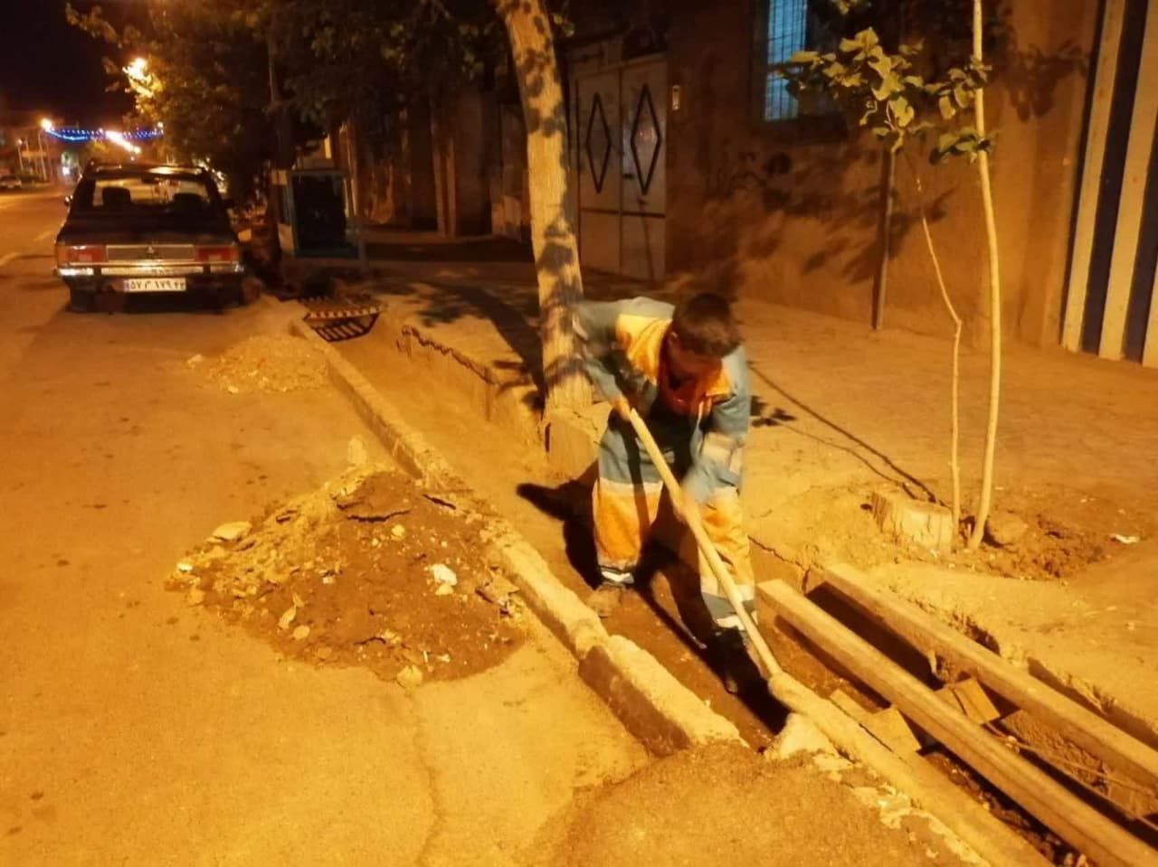  آغاز طرح لایروبی جداول سطح شهر گناباد