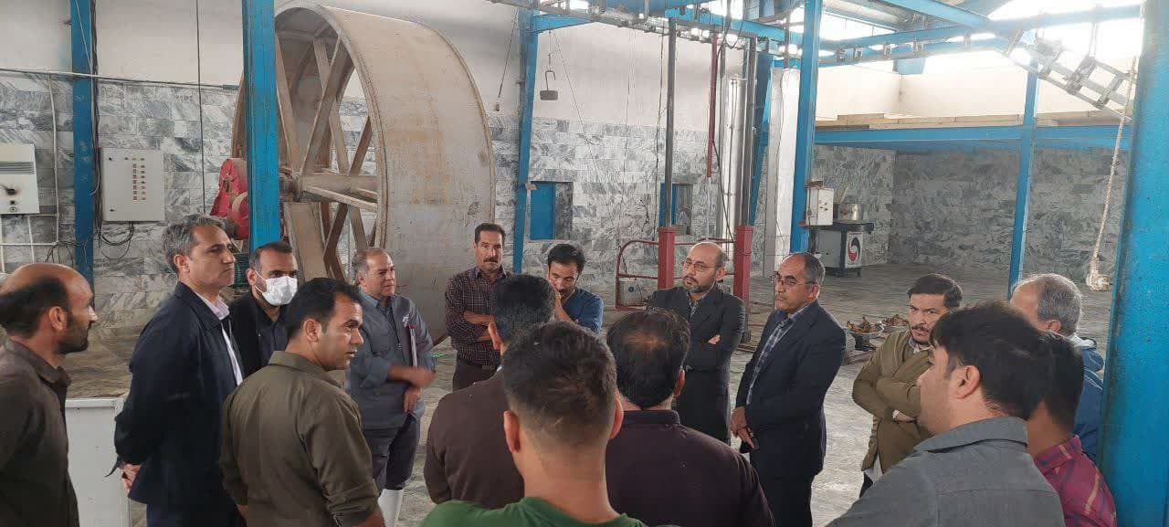 بازدید شهردار و دادستان از محل کشتارگاه گناباد