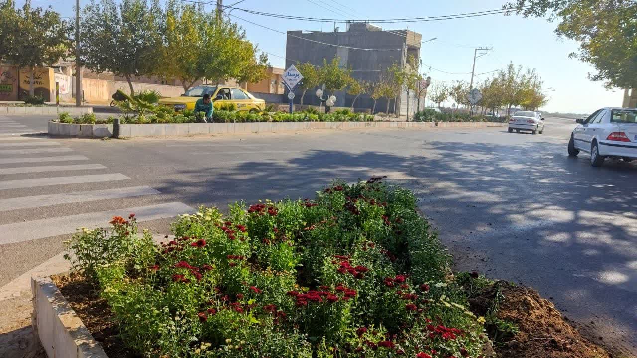 گلکاری پاییزی به بلوار پرستار رسید
