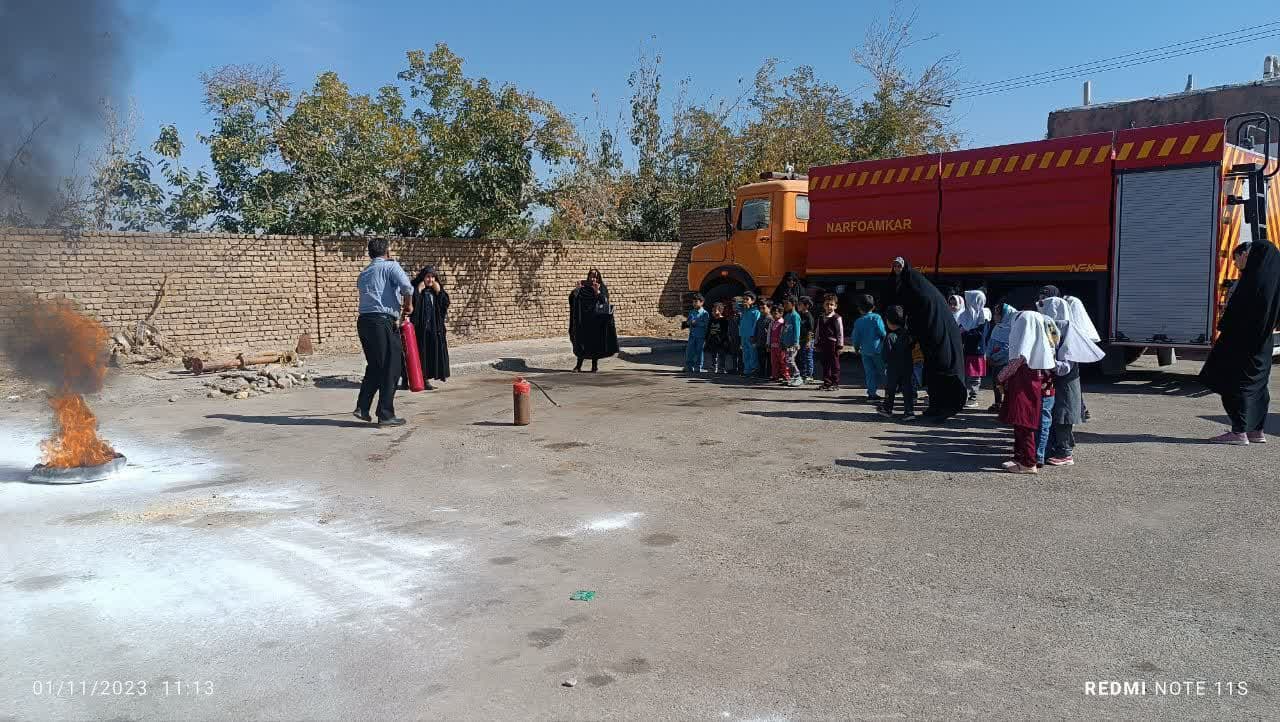  برگزاری کلاس آموزش اطفا حریق برای دانش آموزان