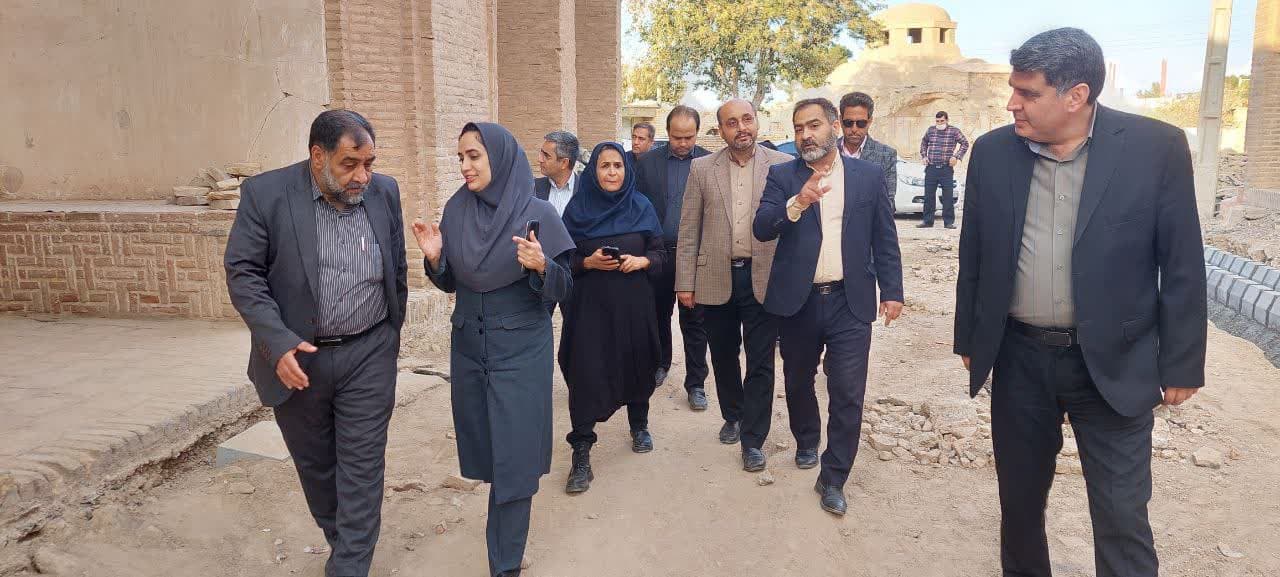  بازدید مسئولین استانی و کشوری از بافت تاریخی گناباد 