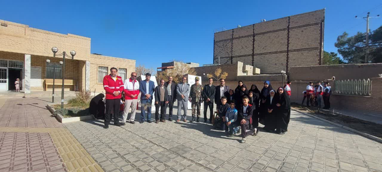 آتش نشانان شهرداری گناباد به پویش سراسری نهال کاری پیوستند 