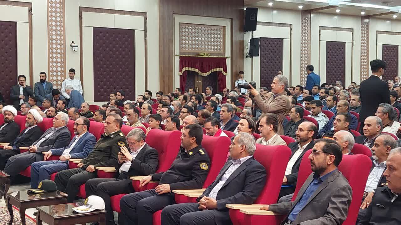 حضور شهردار گناباد و مدیران واحد های شهرداری در همایش شکرانه خدمت