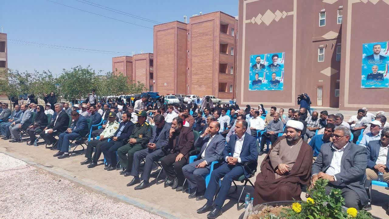 مراسم افتتاح طرح نهضت ملی مسکن در گناباد همزمان با کل کشور برگزار شد