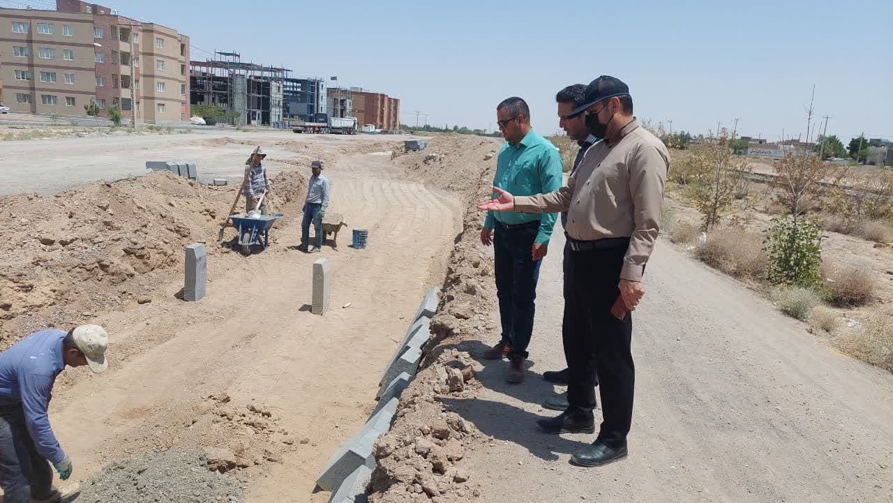 بازدید میدانی شهردار گناباد از پروژه عمرانی سطح شهر