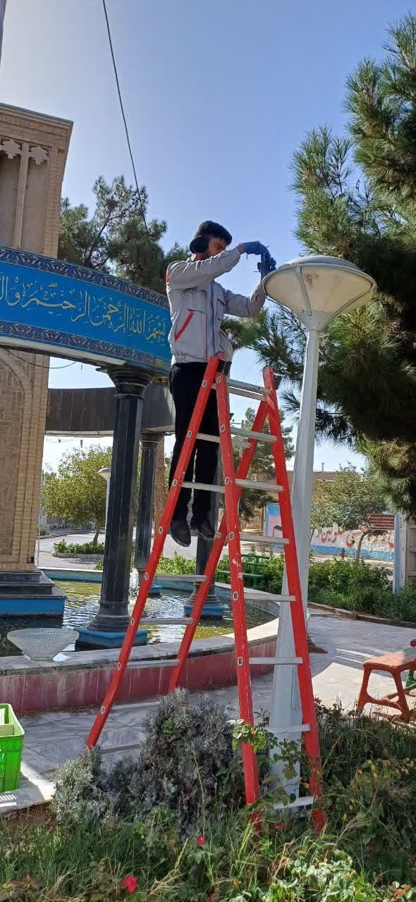 تداوم عملیات اصلاح و ساماندهی شبکه روشنایی میادین