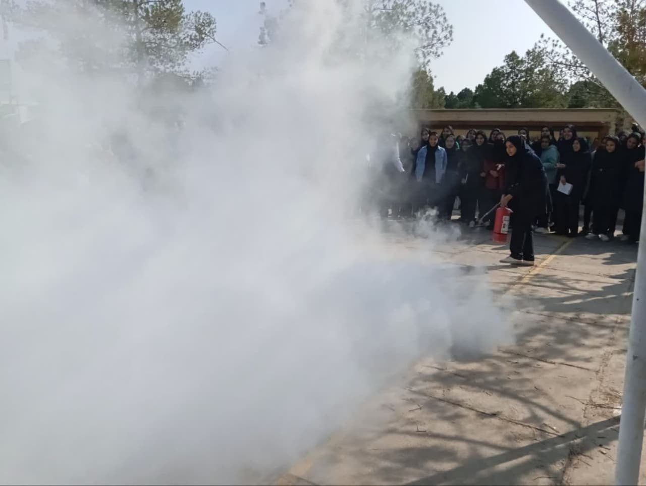  برگزاری کلاس آموزشی اطفا حریق ویژه دانش آموزان  