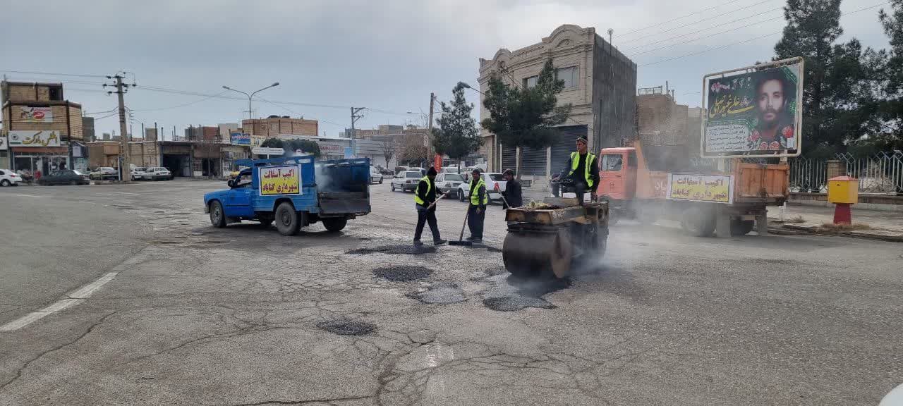 فعالیت ۳ اکیپ لکه گیری معابر سطح شهر 