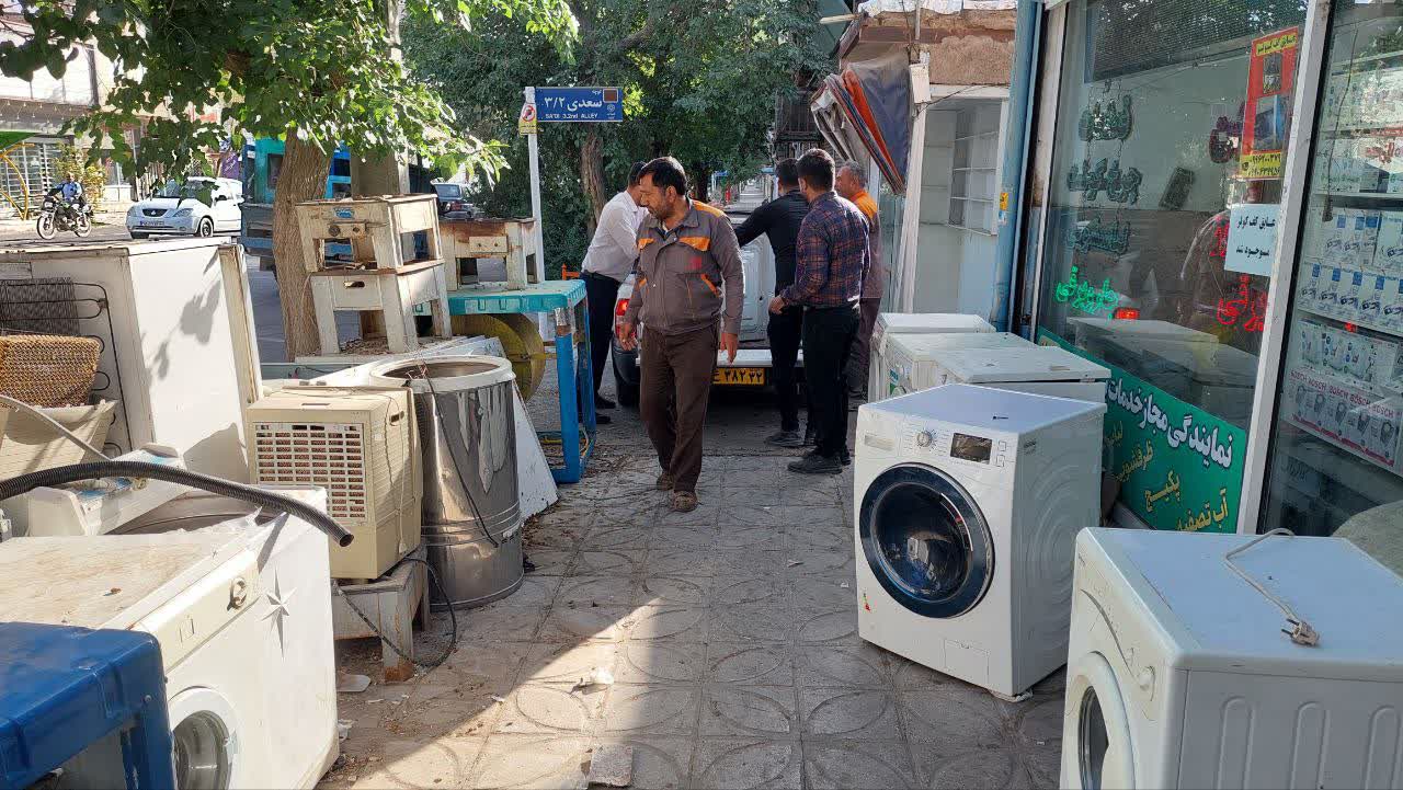 جمع آوری وسایل ایجاد سدمعبر در نقاط شهر