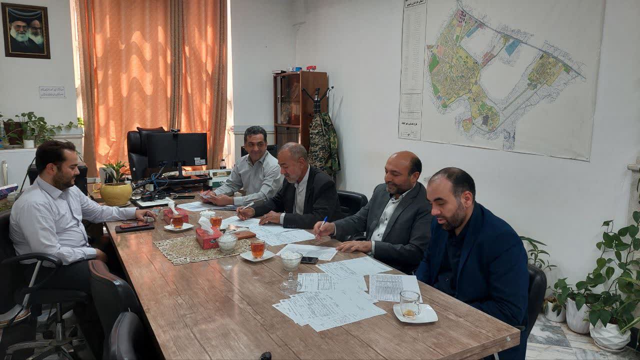برگزاری جلسه کمیسیون ماده ۱۰۰ شهرداری با حضور اعضای مربوطه 