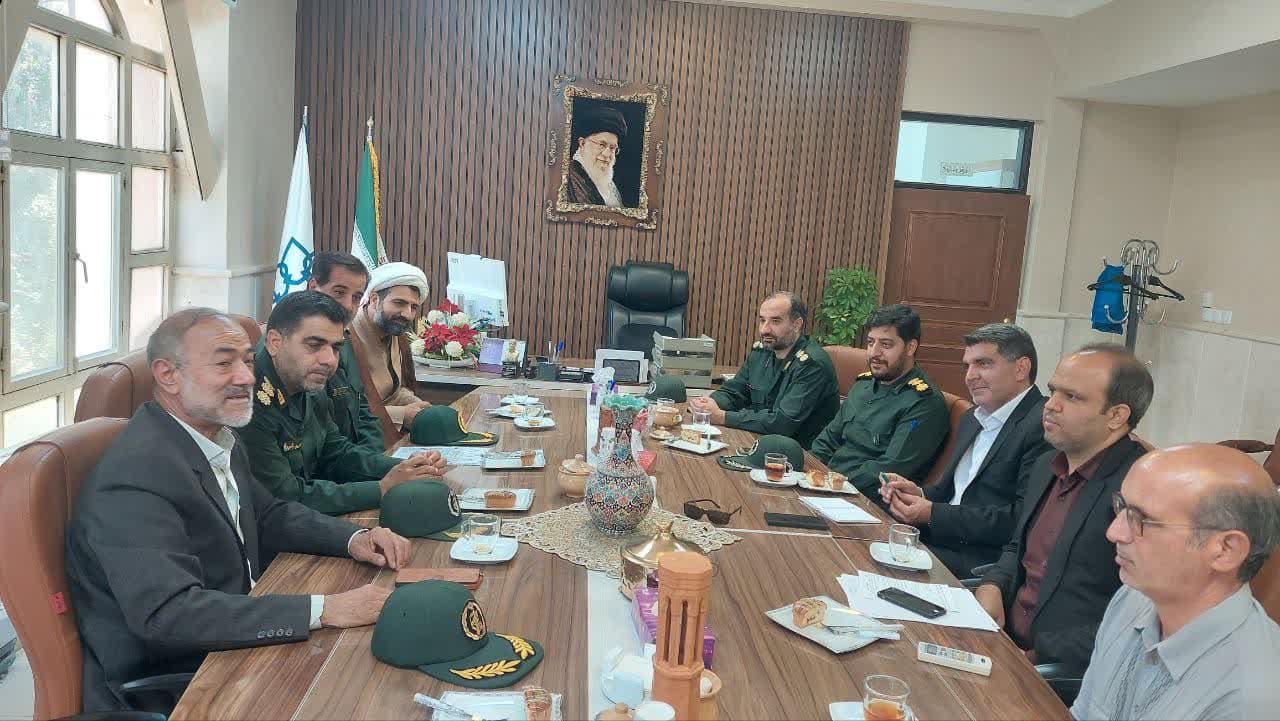 فرمانده بسیج گناباد با سرپرست شهرداری دیدار کرد