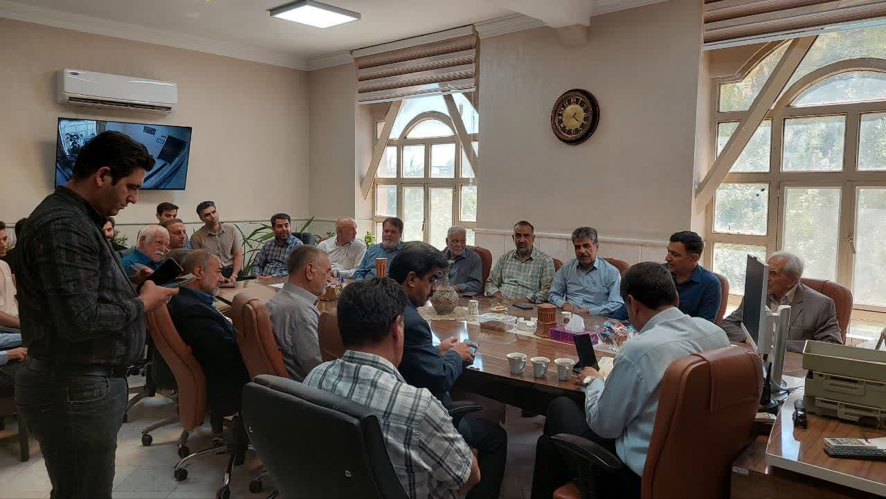 دیدار بازاریان گناباد با سرپرست شهرداری؛ تأکید بر تعامل و مشارکت مردمی  