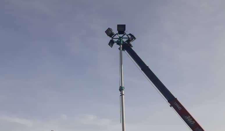 شهرداری اقدام به کاهش مصرف برق با تعویض ۱۰۰ سرچراغ و خاموشی برخی برج‌های نوری کرد 