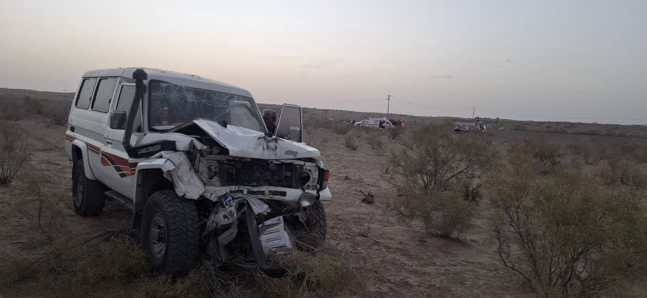 اعزام آتش نشانی گناباد برای حادثه واژگونی خودرو در جاده گناباد به مشهد