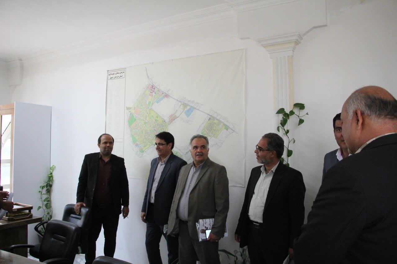 بازدید شهردار و شورای اسلامی شهر فردوس از واحدهای شهرداری گناباد