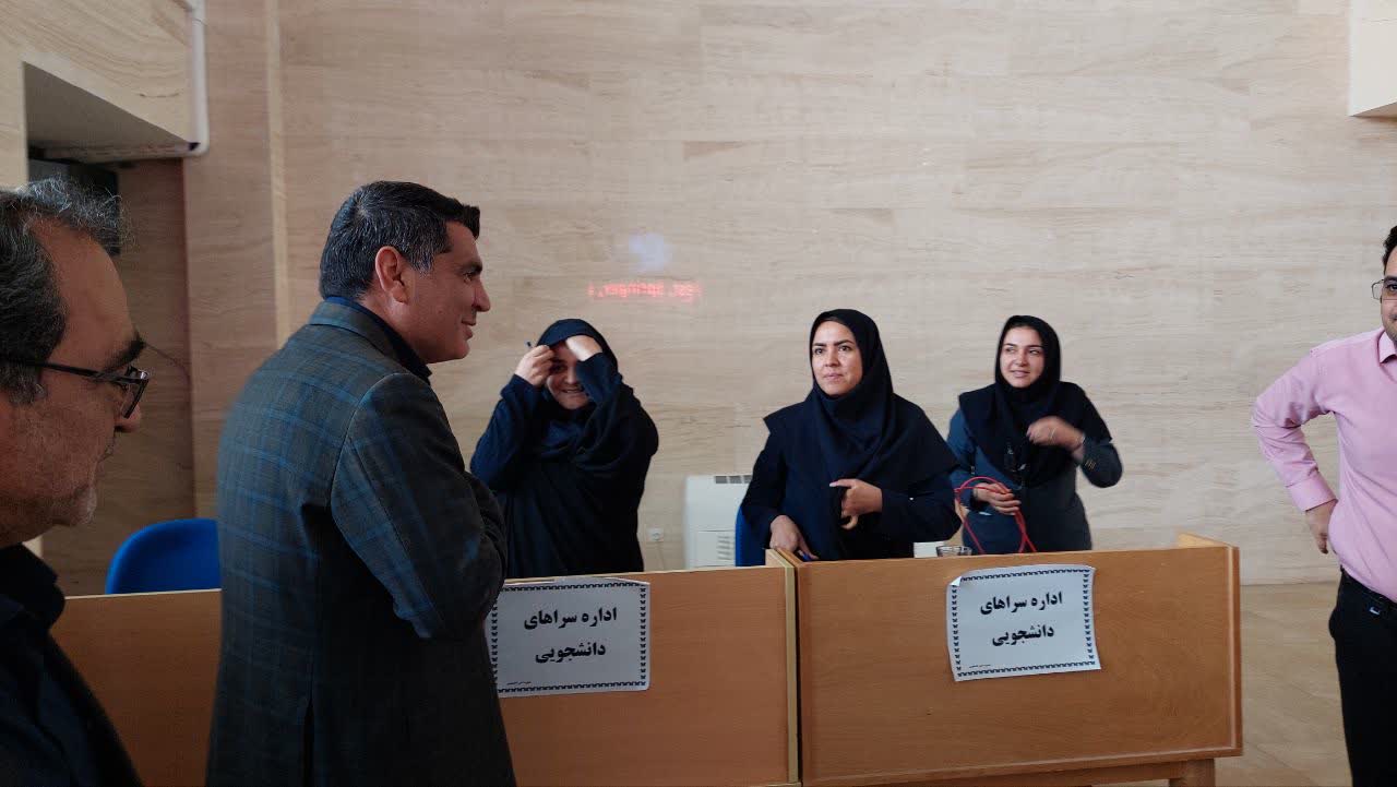 بازدید اعضای شورای اسلامی شهر و شهردار گناباد از روند ثبت نام دانشجویان جدید الورود دانشگاه علوم پزشکی