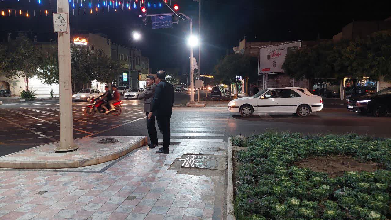 بررسی طرح‌های بهبود فضای بصری در بازدید شبانه شهردار از سطح شهر