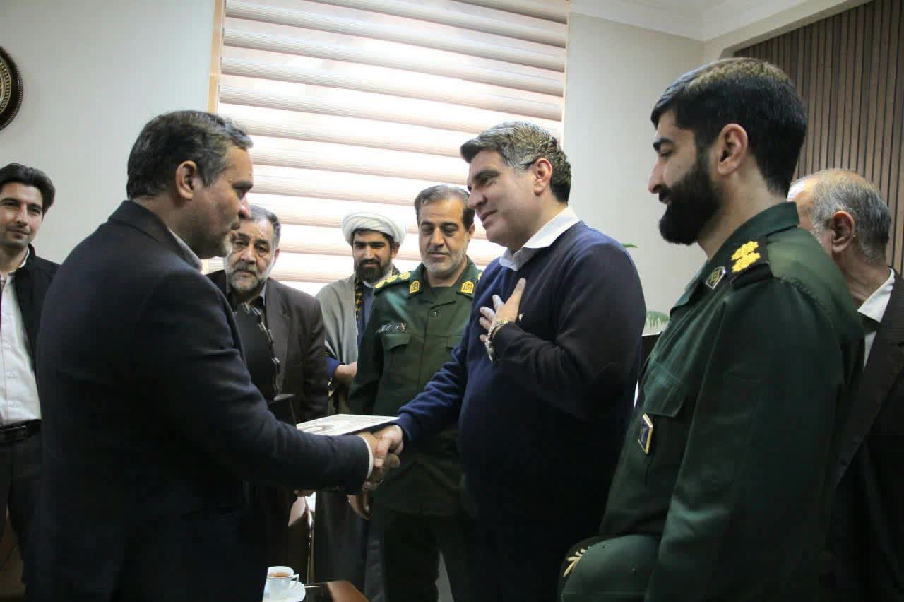 رئیس سازمان بسیج سازندگی کشور از شهردار گناباد تقدیر کرد