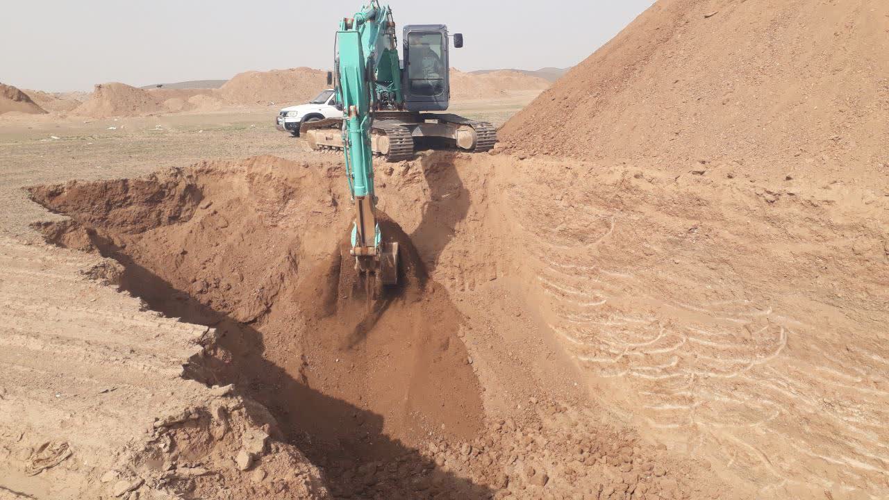 آغاز احداث ترانشه دفن زباله ۱۰ هزار متر مکعبی توسط شهرداری گناباد  