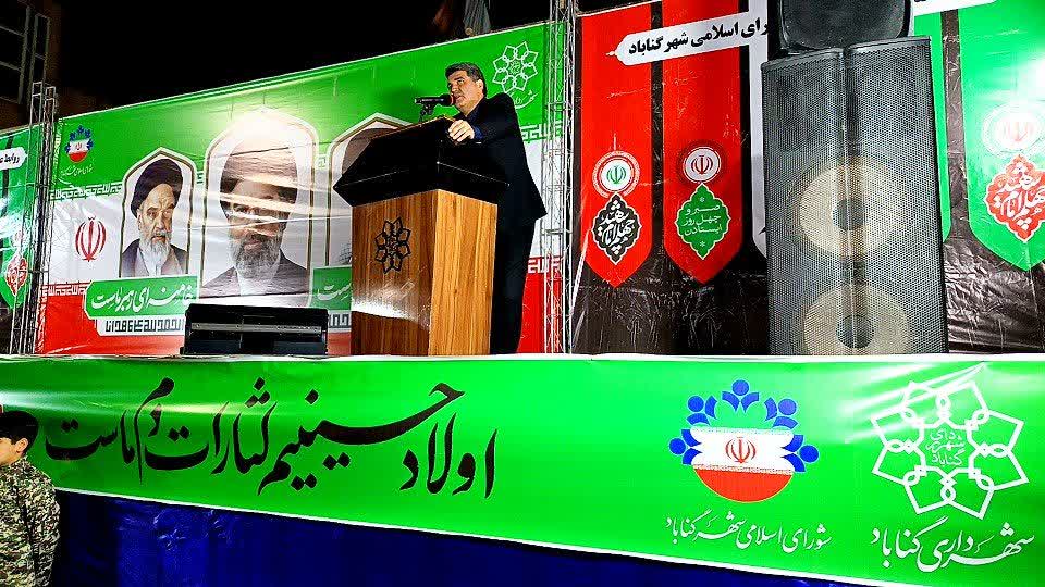 پشت نیروهای مسلح سد عظیمی بنام مردم وجود دارد 
